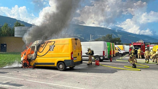 Am Fahrzeug entstand laut Polizei Totalschaden (Bild: ZOOM Tirol)