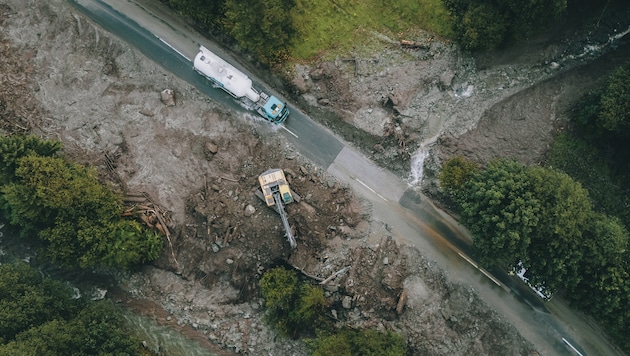 Kaprun and Zell am See were particularly affected by the mudslides. The fire department is in constant operation. (Bild: APA/EXPA/ JFK)