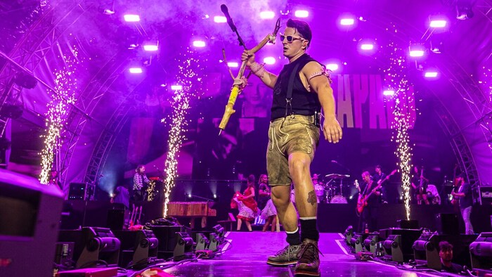 The 39-year-old mastered the open air with aplomb.