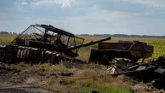 Zerstörte russische Panzer in Kursk am Freitag (Bild: AP)