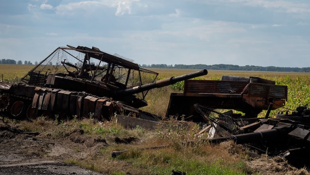 Destroyed Russian tanks in Kursk on Friday (Bild: AP)