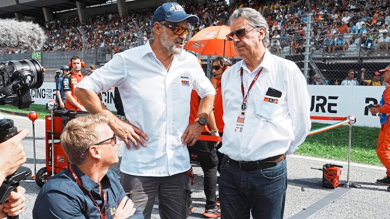 Krisengipfel: Motorsportchef Pit Beirer, Urgestein Heinz Kinigadner und KTM-Boss Stefan Pierer. (Bild: Pail Sepp/Sepp Pail)