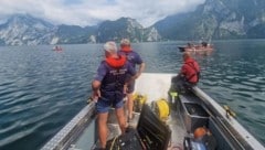 Mithilfe einer Unterwasserkamera fand man schließlich den Toten im Traunsee. (Bild: Abschnittskommando Mondsee)