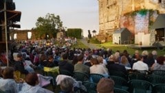 Musical Güssing feierte mit „Anatevka“ das 30-Jahr-Jubiläum. Alle neun Vorstellungen auf der Burg waren ausverkauft. (Bild: Musical Güssing)