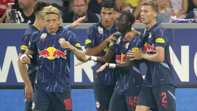 Moussa Yeo (2. v. re.) schoss die Bullen beim LASK zum Sieg. (Bild: GEPA pictures/ Walter Luger)