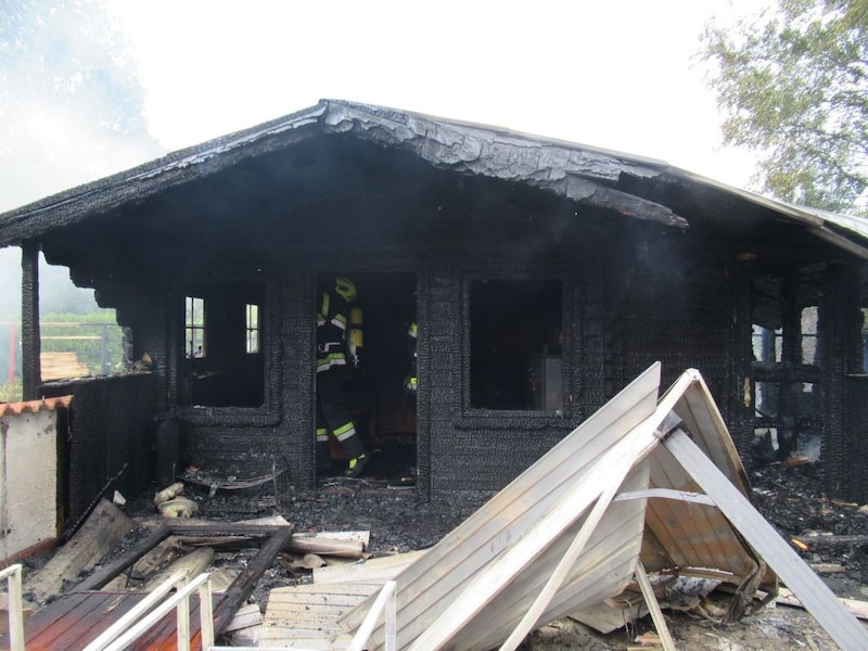 Not much remained of the garden shed. (Bild: BFV Leoben/Demmerer H.)