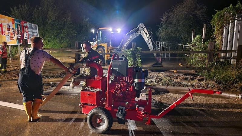 The water pumps were once again running at full speed in Hollabrunn. (Bild: BFKDO Hollabrunn)