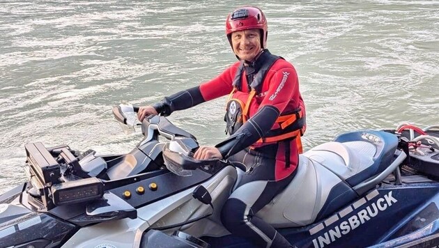 Mayor Anzengruber cut a fine figure as a water rescuer. (Bild: Medienservice Stadt Innsbruck)