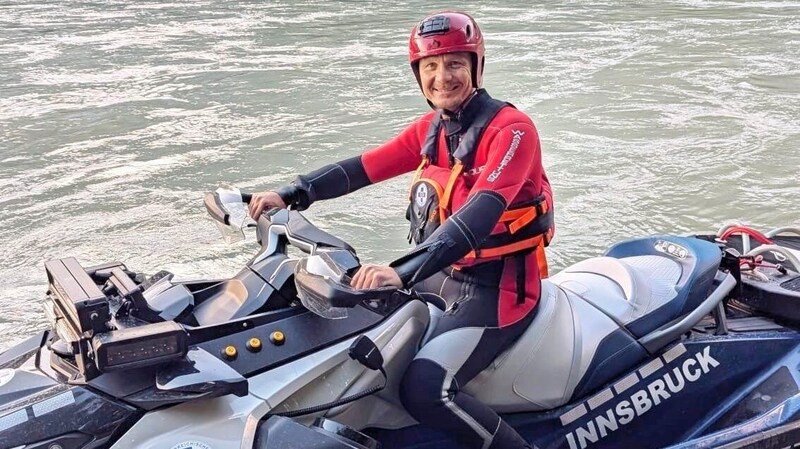 Mayor Anzengruber cut a fine figure as a water rescuer. (Bild: Medienservice Stadt Innsbruck)