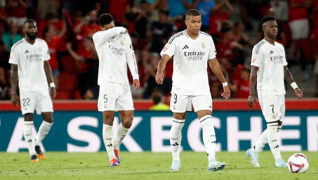 Jude Bellingham (2nd from left) will miss Real Madrid for weeks. (Bild: AFP/JAIME REINA)