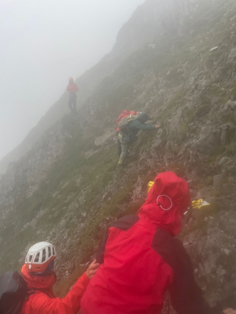 Fog made conditions difficult for the rescuers. (Bild: Bergrettung Innsbruck)