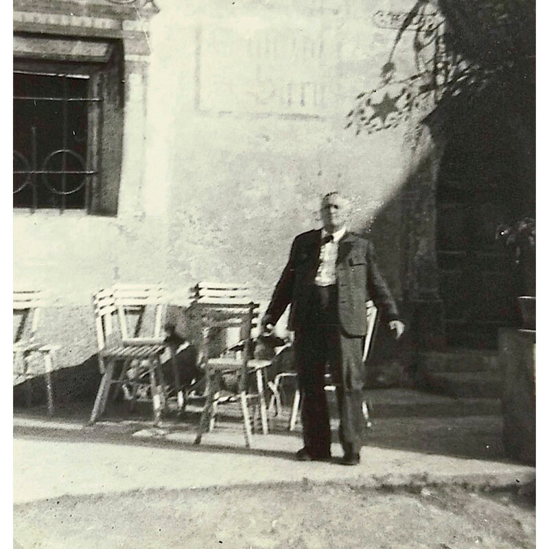 Hans Moser in action. The young photographer was even allowed to be on the film set with his old camera box during filming and take pictures of the stars. (Bild: zVg)