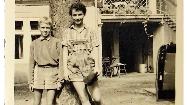 Karlheinz Griesser with the young film star Sabine Eggerth, once known from an Erich Kästner film adaptation. (Bild: zVg)