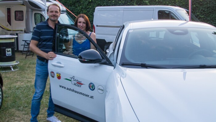 Albert Moser und seine Frau sind ehrlich: „Die Autobranche ist derzeit in einer schwierigen Phase. Die Messe war ein Abbild davon.“