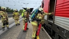 Morgendlicher Löscheinsatz am Bahnhof von Golling (Bild: FF Golling)