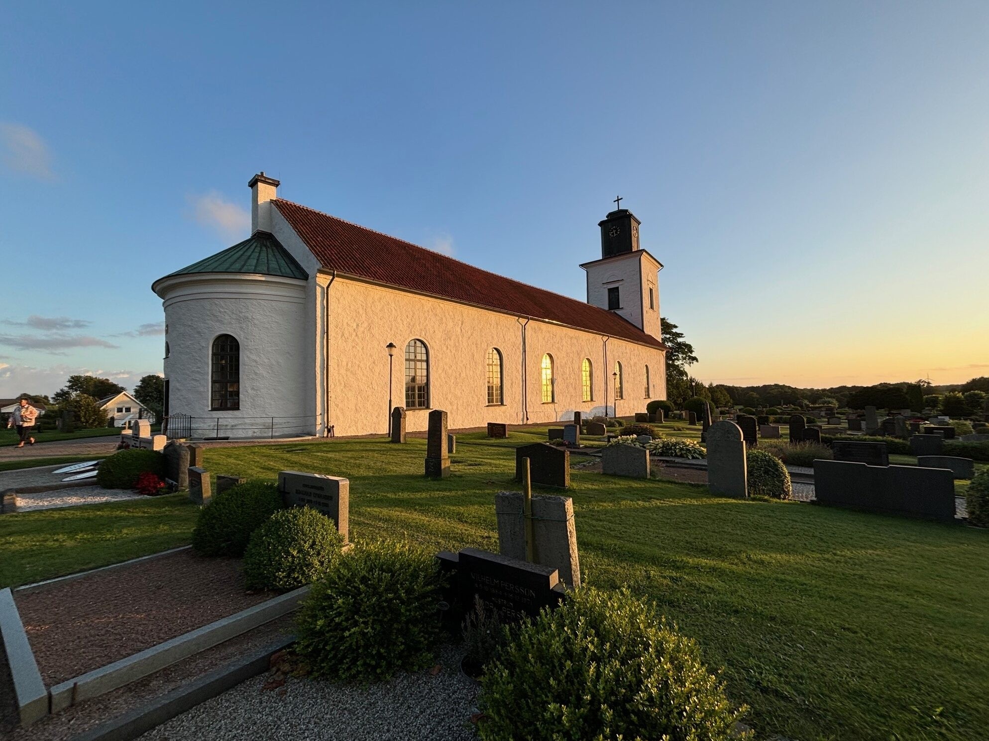 Die Kirche von Västra Karup, wo Matilda Sterby ein Konzert gab (Bild: Stefan Musil)