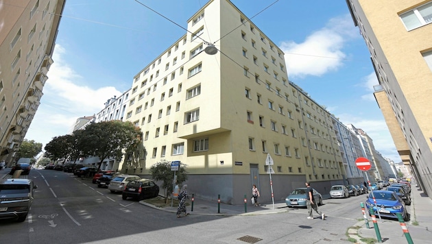 Tenants in the building in Vienna's Johannagasse have had to pay five times as much for electricity and lighting for the common areas since last year. (Bild: Bartel Gerhard/Gerhard Bartel)