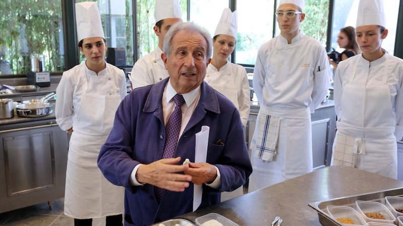 Michel Guérard and his culinary students (Bild: AFP)