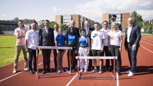 Mit viel Pomp und Trara wurde am 30. August 2022 die Anlage für Leichtathleten am Linzer Sportplatz der Polizei eingeweiht. Jetzt steht aber schon der Um-, bzw. Rückbau oder sogar Abriss im Raum. (Bild: Max Mayrhofer)