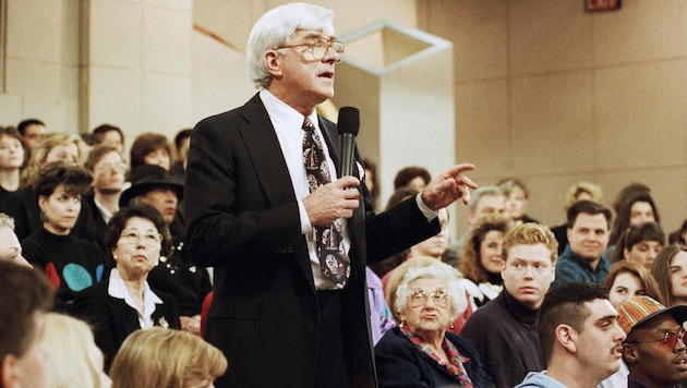 Donahue "invented" the inclusion of the audience in his talk shows - and became a ratings hit. (Bild: AP)