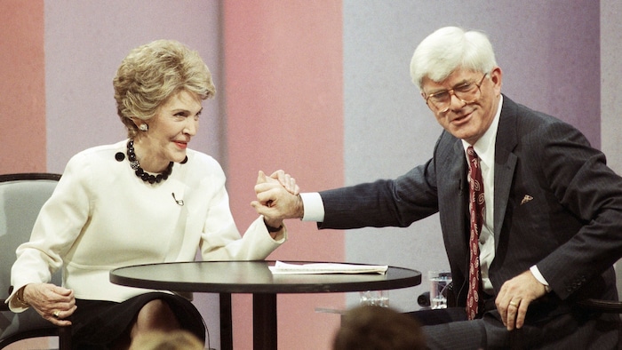 Phil Donahue mit Nancy Reagan im Jahr 1989