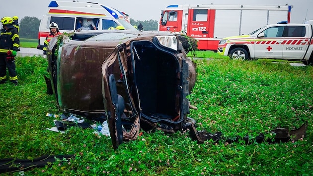 The Innviertel man's car was totaled (Bild: Scharinger Daniel/Pressefoto Scharinger © Daniel Scharinger)