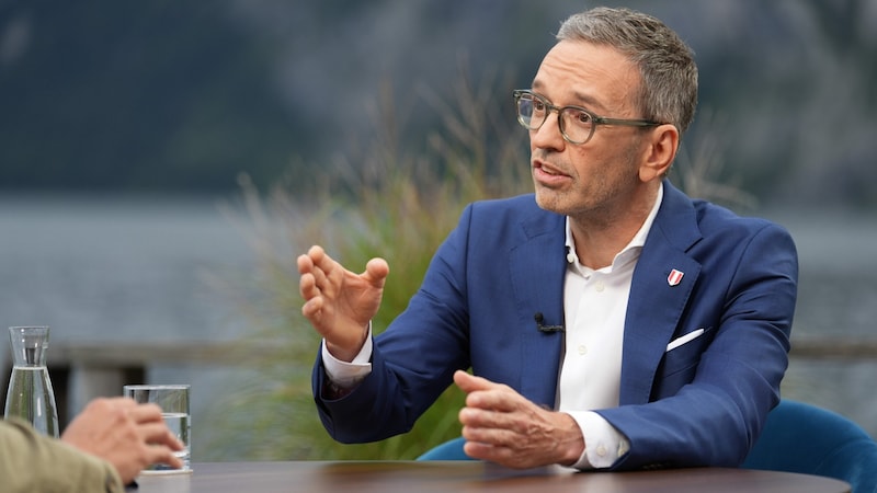 Herbert Kickl während des ORF-„Sommergesprächs“ (Bild: ORF/Roman Zach-Kiesling)