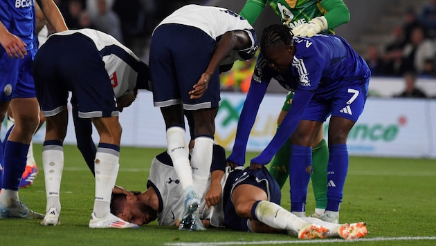 Rodrigo Bentancur ging nach einem Zweikampf zu Boden. (Bild: AP/Rui Vieira)