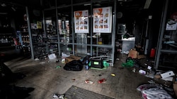 Ein Supermarkt in der von der Ukraine kontrollierten Grenzstadt Sudscha: Hier haben sich ungebetene Gäste offenbar selbst bedient. (Bild: AFP )