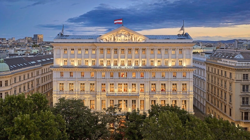 There are 79 rooms and 59 suites in the world-famous Hotel Imperial. (Bild: matthewshaw.co.uk)