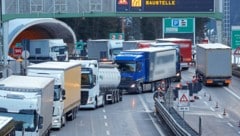 Die Luegbrücke-Sanierung wird in Tirol – da muss man kein Prophet sein – nicht nur beim Lkw-Verkehr für gröbere Probleme sorgen. (Bild: Birbaumer Christof/Krone KREATIV)