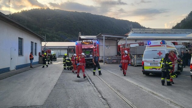 Einsatz bei der Glasfabrik (Bild: Bereichsfeuerwehrverband Voitsberg/Wolf)