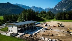 Das Camping-Resort in Hinterstoder wird in der Nähe des Schiederweihers mit Blick auf den Großen Priel errichtet.  (Bild: Wenzel Markus)