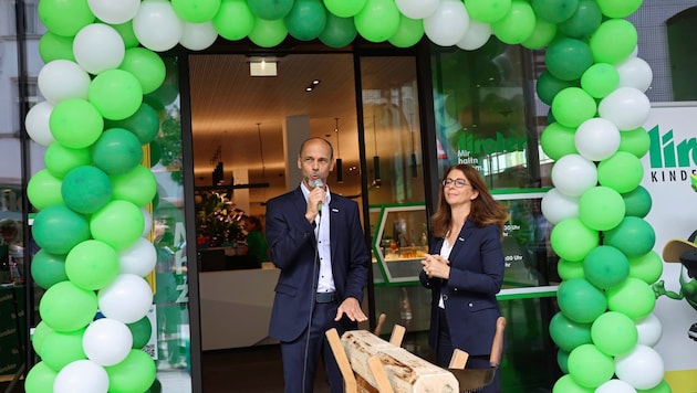 Management board members Franz Mair and Isolde Stieg at the opening. (Bild: Johanna Birbaumer)