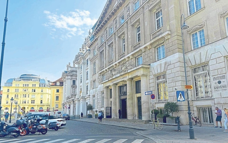 Goldener Käfig im Goldenen Quartier: Coldplay sind nobel in der Wiener Innenstadt abgestiegen. (Bild: Starpix / Alexander Tuma)