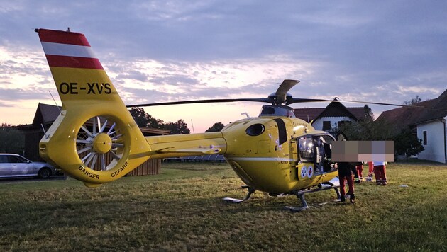 The injured woman was rescued by the rescue helicopter. (Bild: Presseteam BFVRA / Johannes Schreiner)