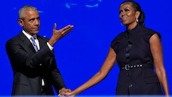 Kriselt es etwa in der Ehe von Barack und Michelle Obama? Die 61-Jährige sprach jetzt erstmals ausführlich über die wilden Gerüchte. (Bild: AP/Brynn Anderson)