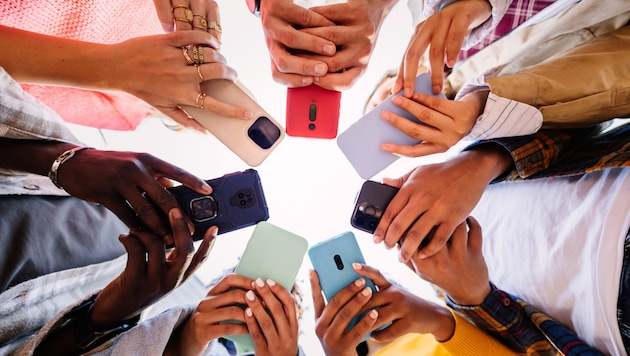 Viele Schüler in Österreich verzichten gemeinsam für drei Wochen auf ihr Smartphone.