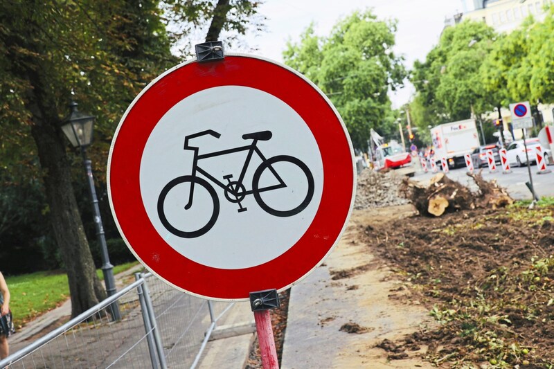 Die Straße am Joanneumring wird aktuell aufgegraben – und ist nicht für Radfahrer befahrbar. (Bild: Jauschowetz Christian)