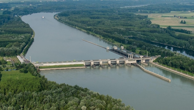 Danube water often flows unused through the Ottensheim-Wilhering power plant. (Bild: fotokerschi.at)