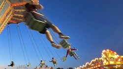 Das Riesenrad ist eines der begehrtesten Geräte im Vergnügungspark beim Bleiburger Wiesenmarkt. (Bild: Evelyn Hronek)