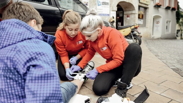 Bereits zum 23. Mal findet der Landesjugendbewerb in Erster Hilfe statt.  (Bild: Krone KREATIV)