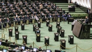 Im Parlament im Iran sitzen fast ausschließlich Männer. (Bild: AFP/Atta Kenare)