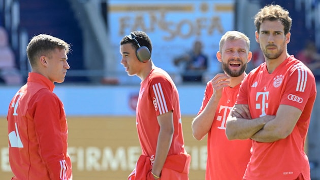 Leon Goretzka (right) is not having an easy time in Munich at the moment. (Bild: AFP/APA/THOMAS KIENZLE)