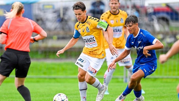 Jonas Mayer (left) is one of the regulars at Ried this year. (Bild: GEPA/GEPA pictures)