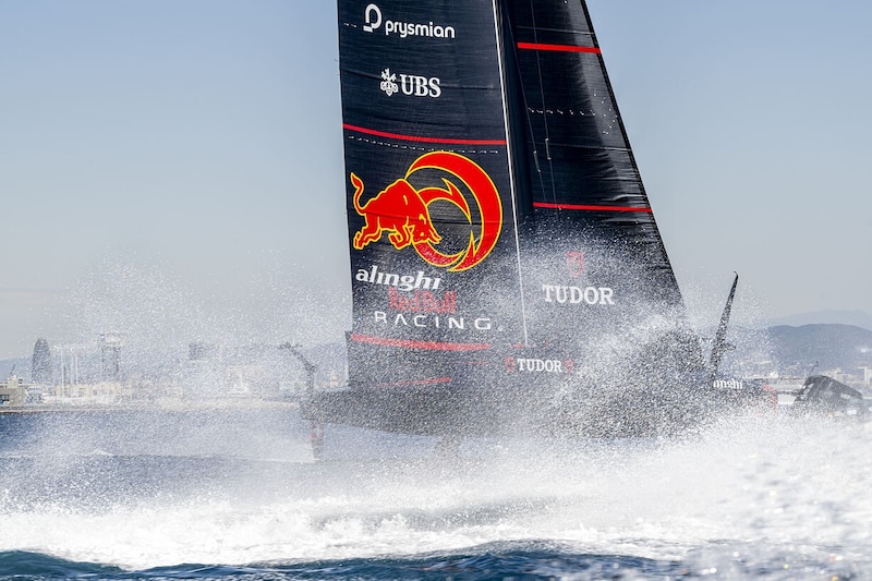 Die gesamte Rennaction ist auf ServusTV zu sehen. (Bild: Olaf Pignataro / Alinghi Red Bull Racing)