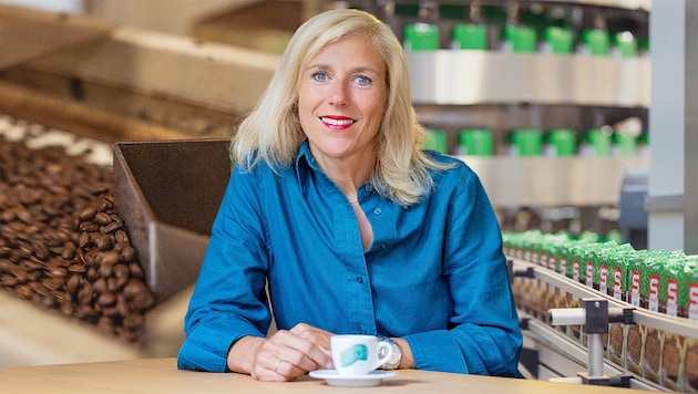 Iris Grieshofer has been Managing Director of Regio-Rösterei in Marchtrenk since the end of 2013. (Bild: Krone KREATIV/SPAR/evatrifft (3))