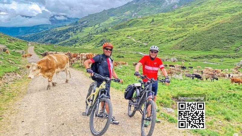 Die Seniorenradler Franz und Toni am Weg zur Hütte. (Bild: Silberberger Toni)