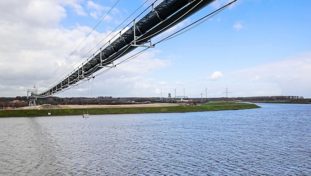 So könnte das Förderband für Schotter über die Donau einmal aussehen (Symbolbild) – für den Tourismus vor Ort wäre dies wohl kein Zugpferd. (Bild: EGLV/Rupert Oberhauser)