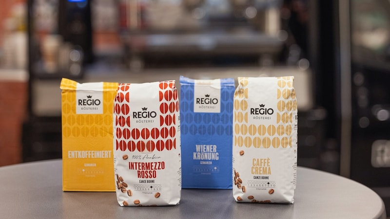 4000 tons of roasted coffee were packaged by Spar's own brand in 2023 and have now been given new packaging. (Bild: SPAR/evatrifft)